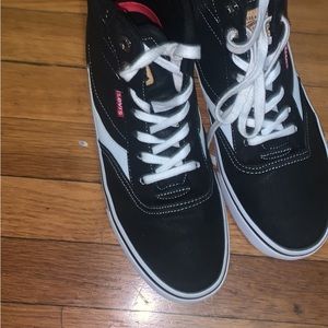 Levi shoes men’s size 10